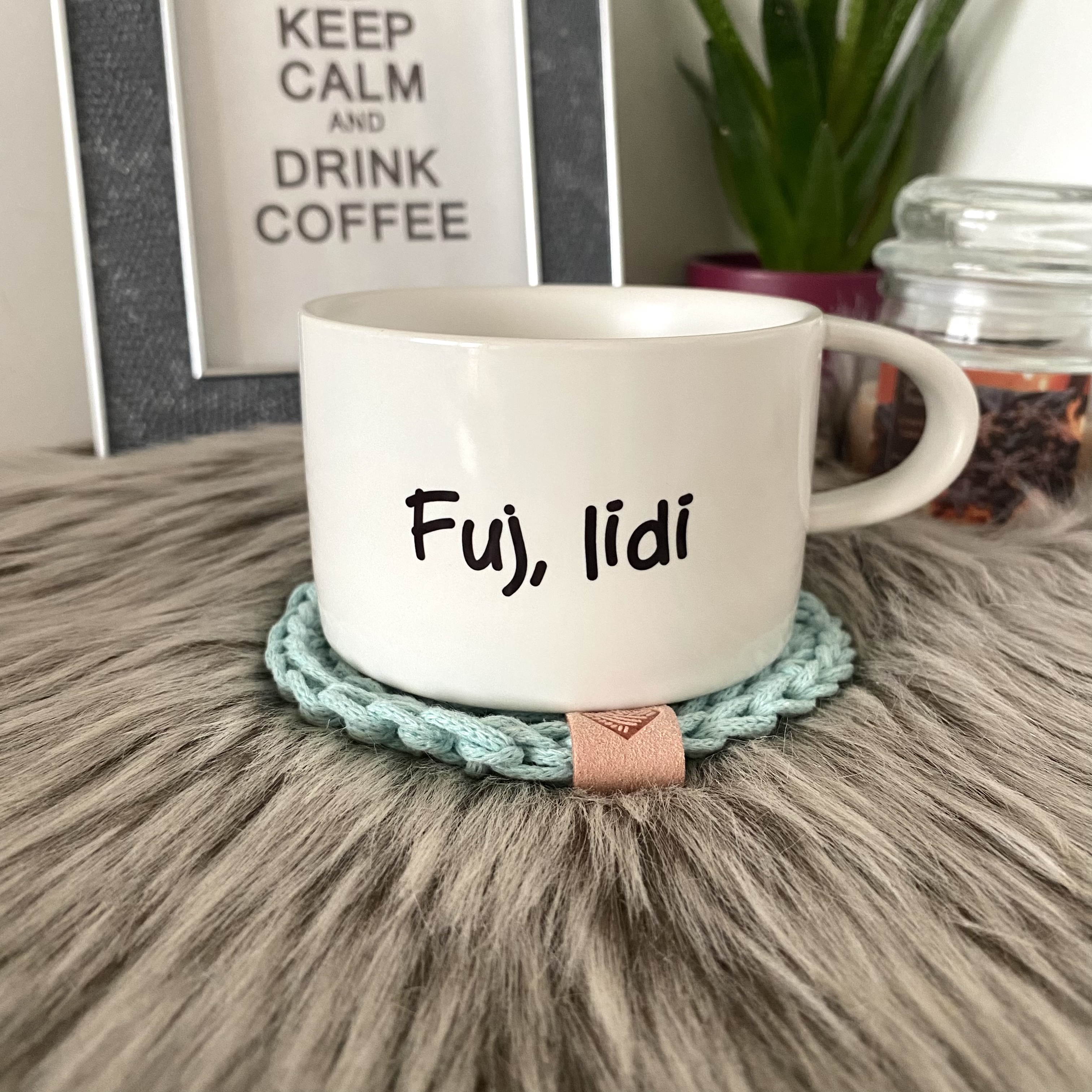 Hrnek makronka Fuj, lidi - bílá