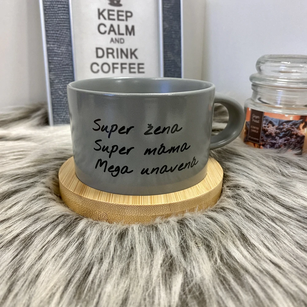 Hrnek makronka Super žena, Super máma, Mega unavená - šedivá