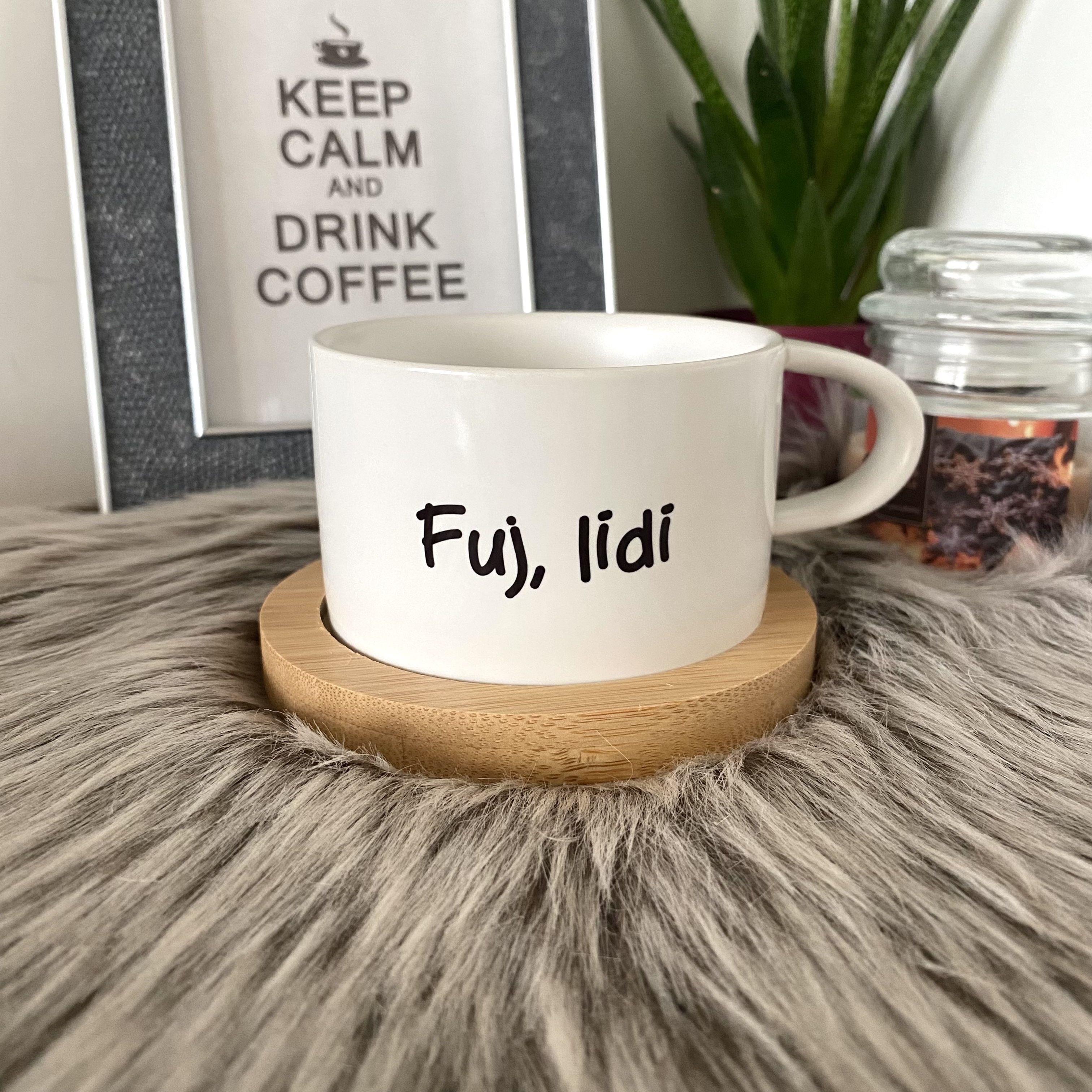 Hrnek makronka Fuj, lidi - více barev