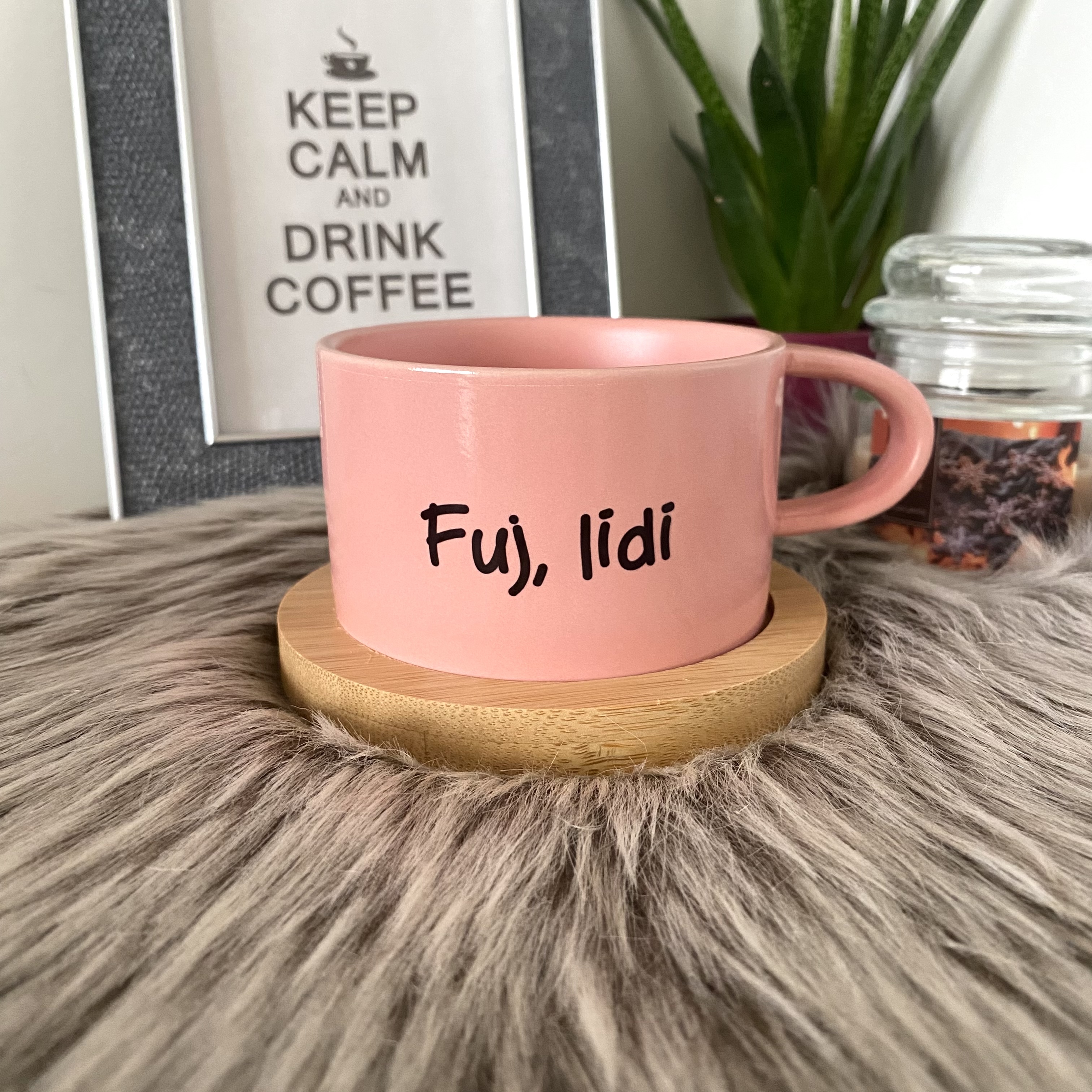 Hrnek makronka Fuj, lidi - více barev